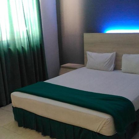 Hotel Kharisma Madiun Exterior photo