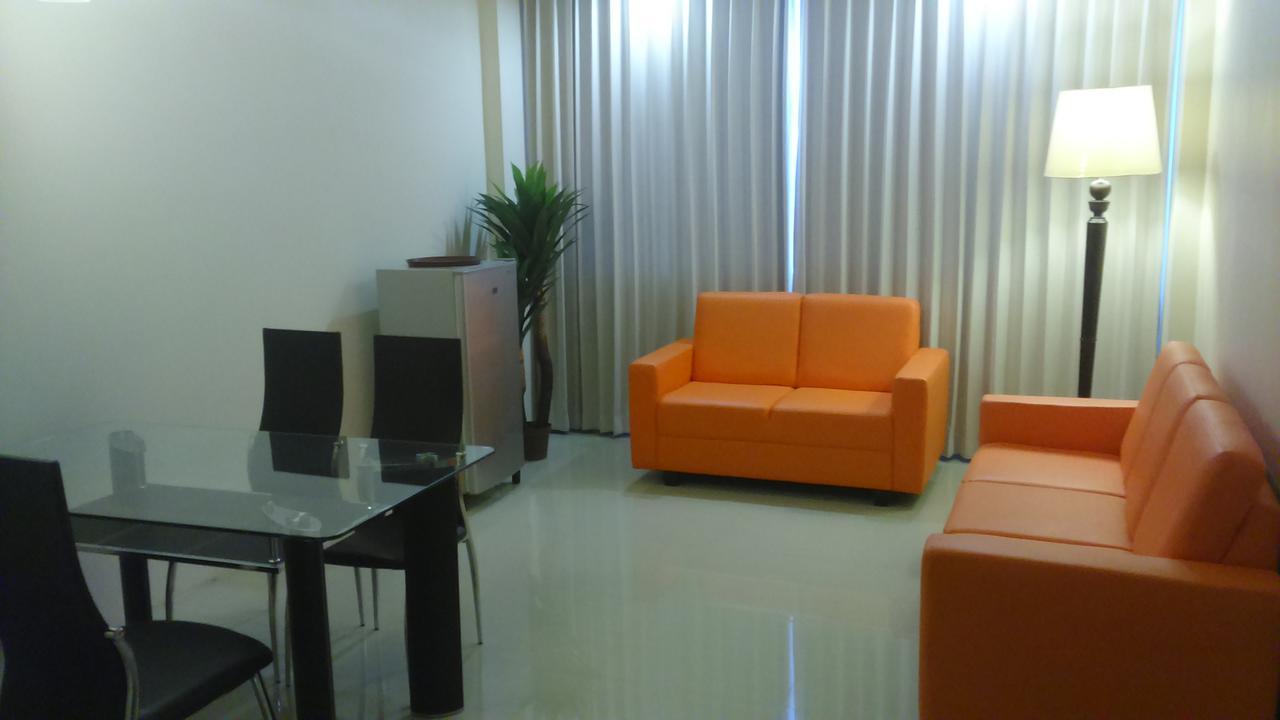 Hotel Kharisma Madiun Exterior photo