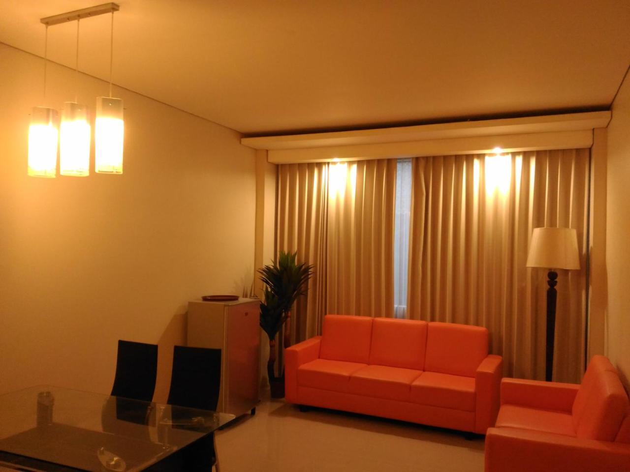 Hotel Kharisma Madiun Exterior photo